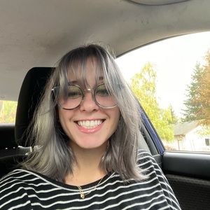 Meet your Posher, Kayla